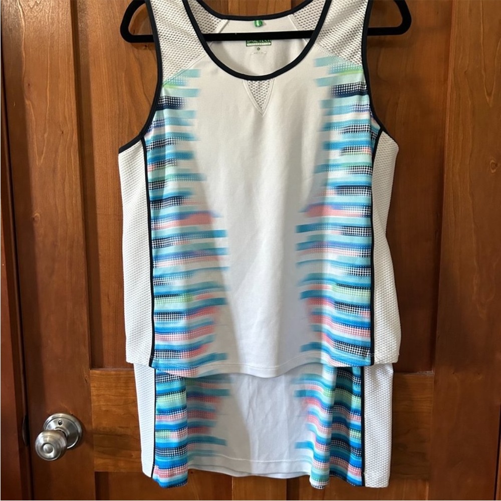 Tail tennis outfit. Two pieces skirt and Tank